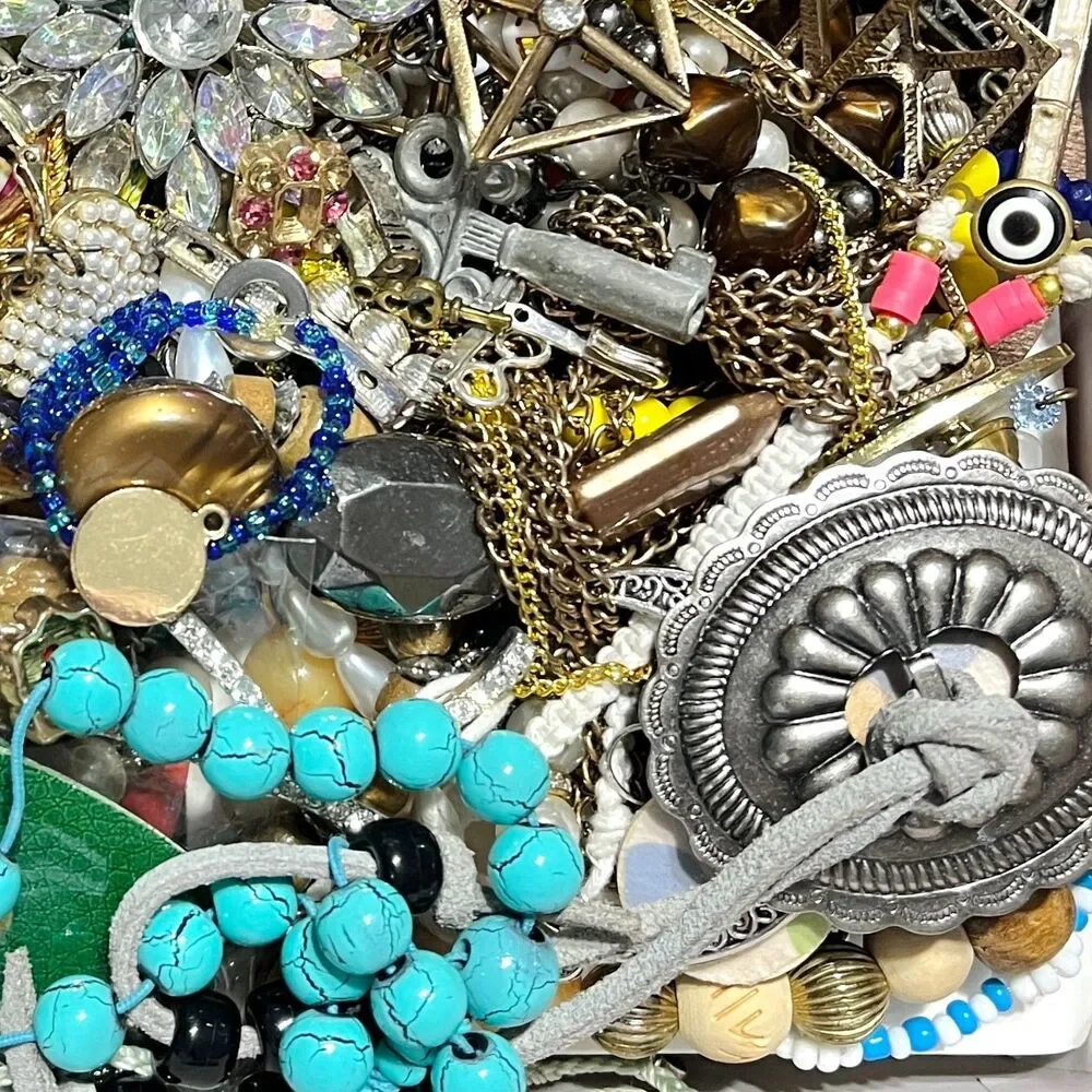 VTG - Now Repurpose Jewelry Rhinestone Beads DIY Upcycle Craft Supply Box 1#13.5